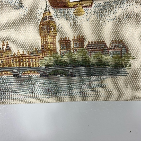 Hot Air Balloon London scene tapestry pillow cover 20 x 13 made in Turkey - Picture 6 of 12